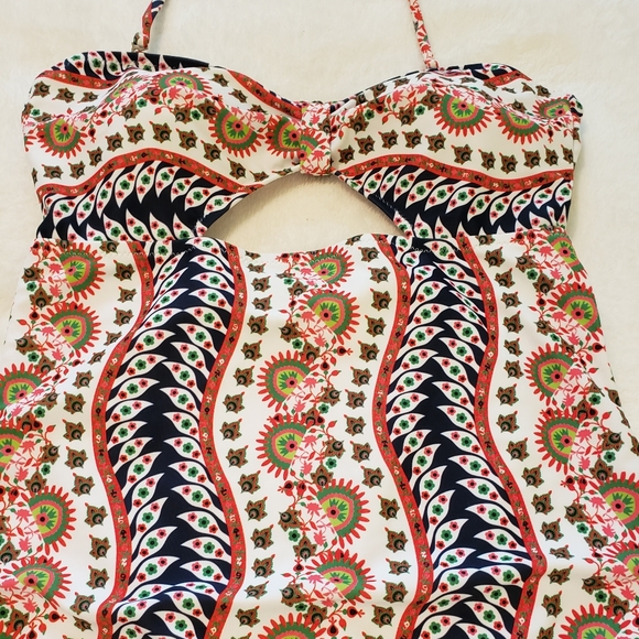 Like new one piece Cupshe swimsuit - Picture 2 of 4